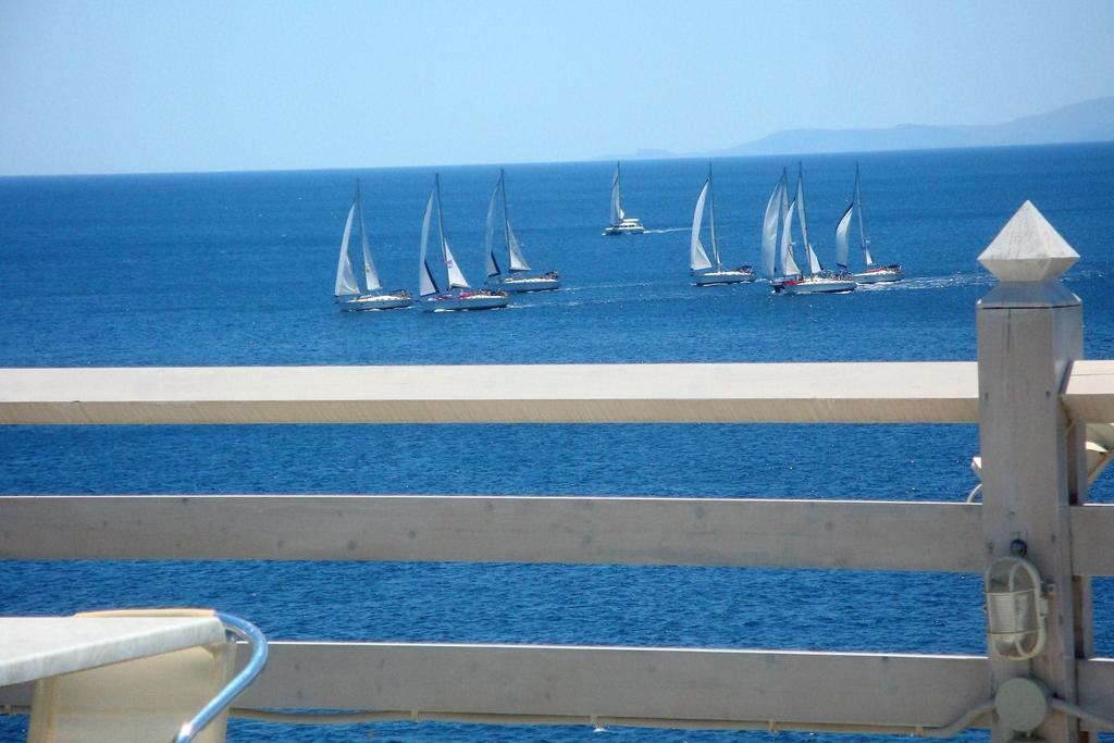 Kavos Bay Seafront Hotel Agia Marina  ภายนอก รูปภาพ