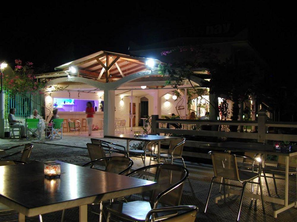 Kavos Bay Seafront Hotel Agia Marina  ภายนอก รูปภาพ