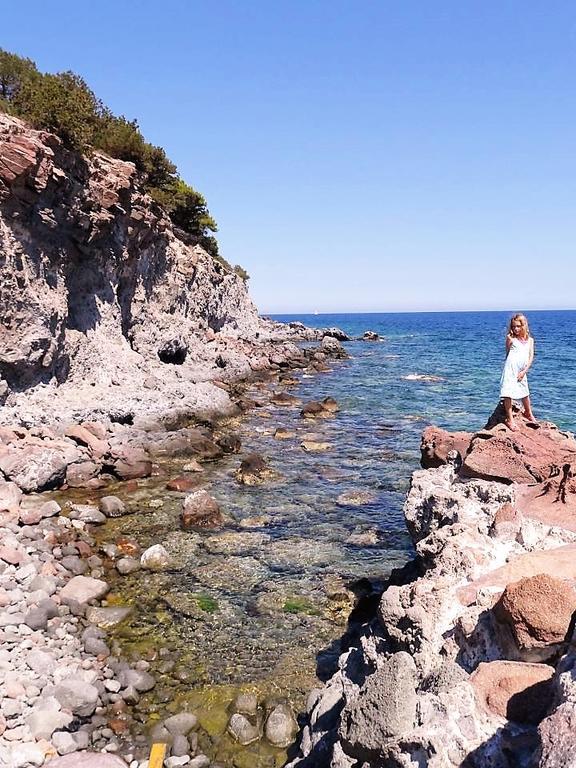 Kavos Bay Seafront Hotel Agia Marina  ภายนอก รูปภาพ
