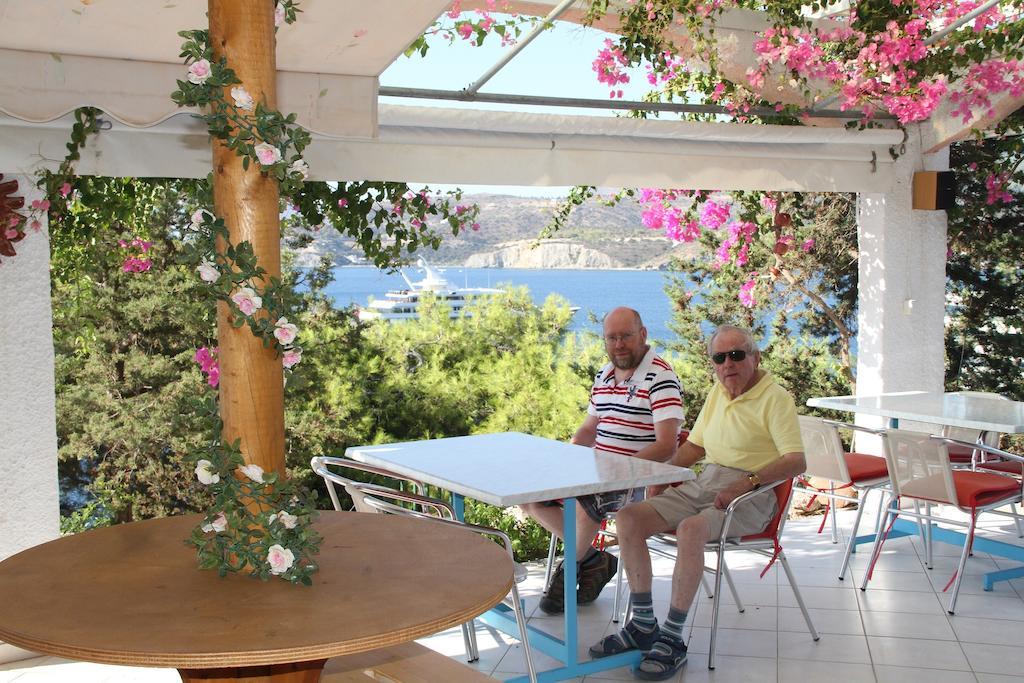 Kavos Bay Seafront Hotel Agia Marina  ภายนอก รูปภาพ