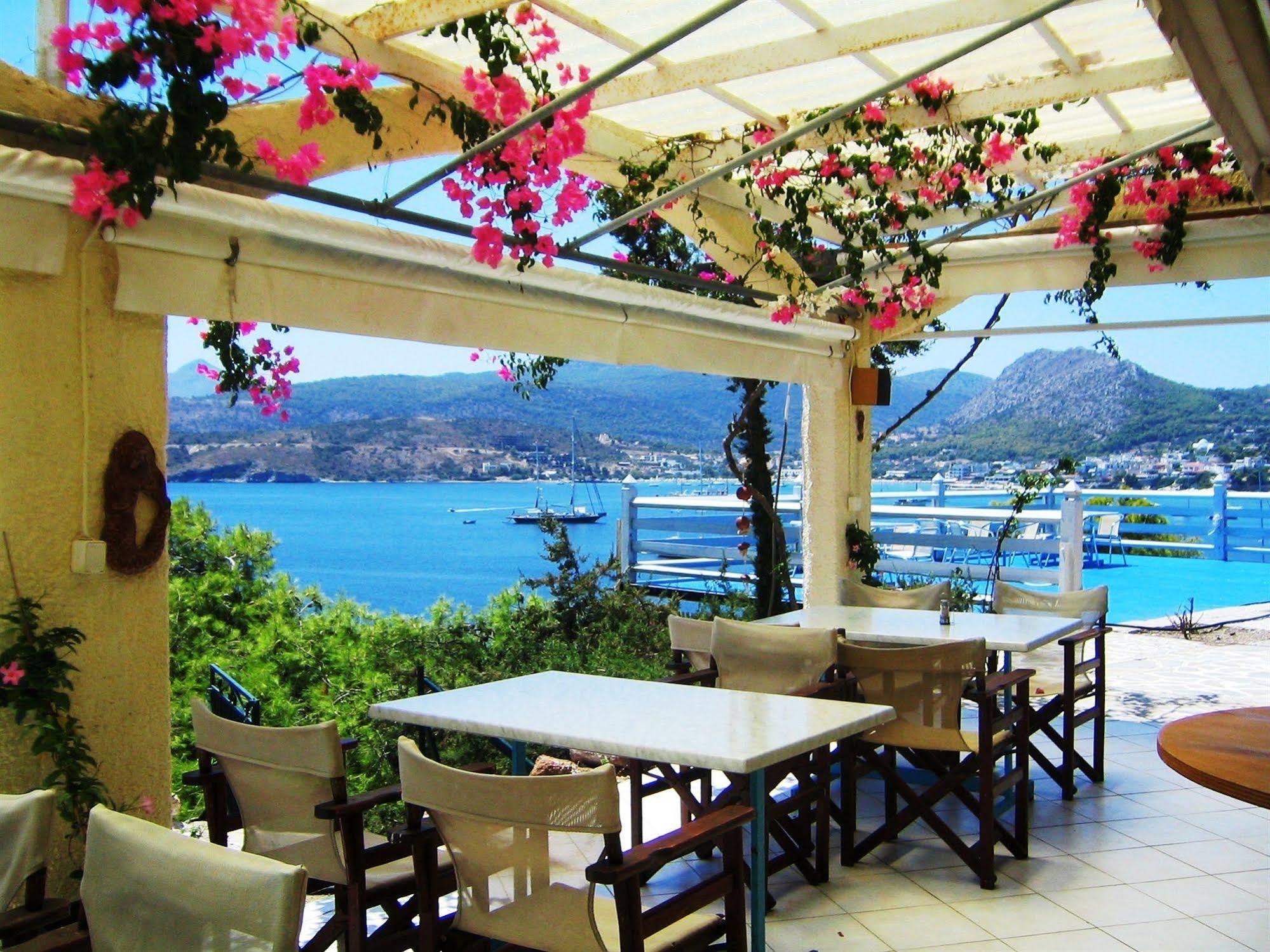 Kavos Bay Seafront Hotel Agia Marina  ภายนอก รูปภาพ