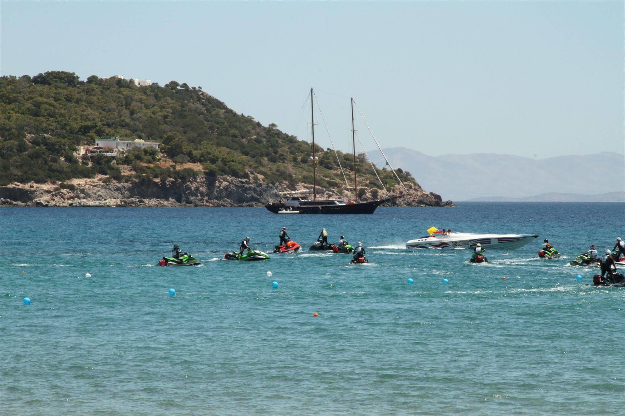 Kavos Bay Seafront Hotel Agia Marina  ภายนอก รูปภาพ