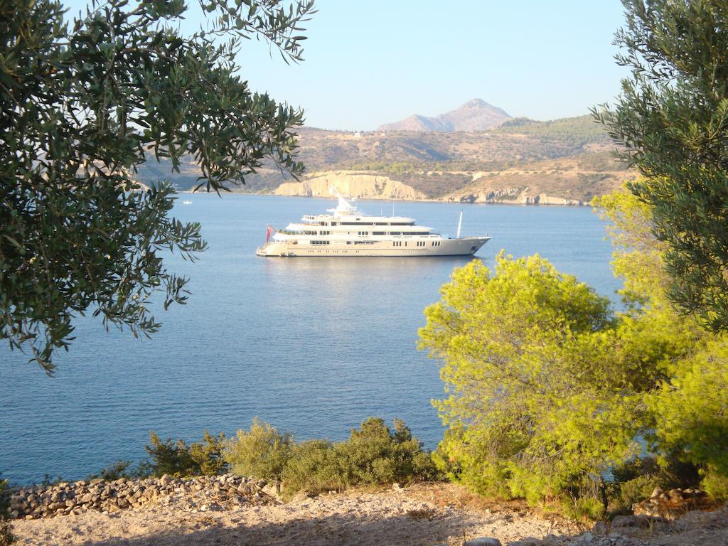 Kavos Bay Seafront Hotel Agia Marina  ภายนอก รูปภาพ
